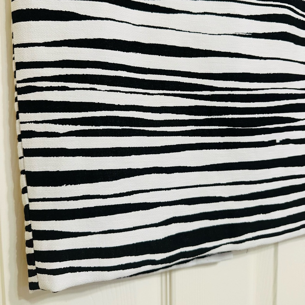 Ann Taylor Zebra Pencil Skirt 0 🖤 - Picture 5 of 10